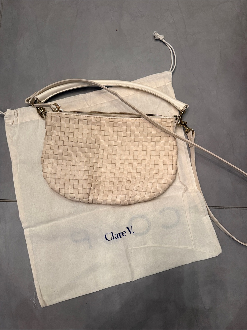 CLARE V petite moyan bag in cream woven checker - Picture 16 of 17